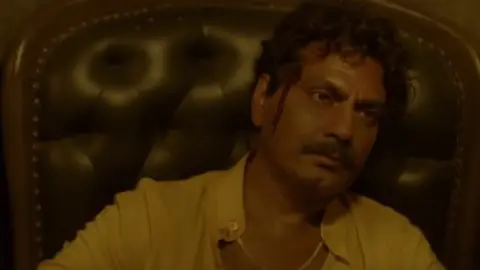 Sacred.Games.S01.00_47_01_24.th.jpg