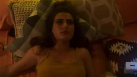Dhak.Dhak.2023.1080p.Hindi.WEB-DL.5.1.ESub.x264-HDHub4u.Tv.mkv.0000.th.jpg