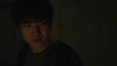 The.Ghost.Station.2022.1080p.WEB-DL.Hindi.ORG-Korean.ESub.x264-HDHub4u.Tv.mkv.0007.md.jpg