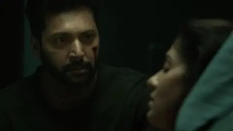 Iraivan.Hindi.2023.720p.Hindi.WEB-DL.5.1.ESub.x264-HDHub4u.Tv.mkv.0009.th.jpg