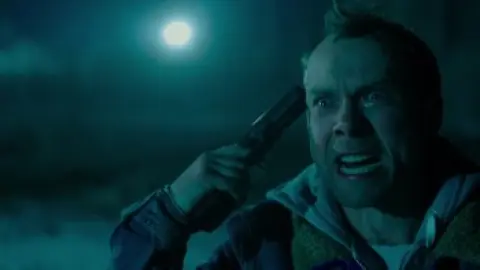 Download Night Hunter 2018 Hindi Dubbed BluRay Full Movie