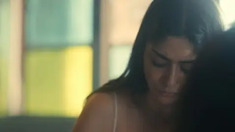 PI.Meena.S01E05.1080p.HEVC.Hindi.WEBRip.5.1.ESub.x265-HDHub4u.Tv.mkv.0004.th.jpg