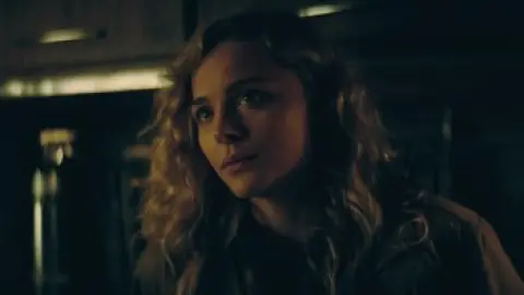 Download The PeriPheral Season 1 Hindi HDRip ALL Episodes