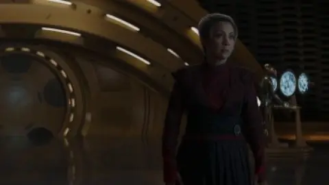 Ahsoka.S01E02.1080p.WEB-DL.Hindi.5.1-English.ESub.x264-HDHub4u.Tv.mkv.0009.md.jpg
