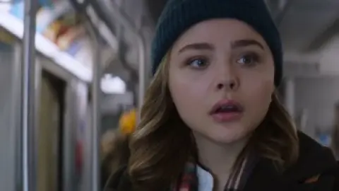 Download Greta 2018 Hindi BluRay Full Movie