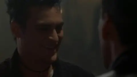 8MM.2.2005.1080p.WEB-DL.Hindi.5.1-English.ESub.x264-HDHub4u.Tv.mkv.0005.th.jpg