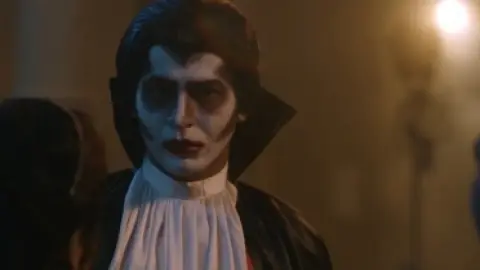 Dracula.Sir.2020.1080p.WEB-DL.2.0.x264-HDHub4u.Tv.mkv.0001.md.jpg