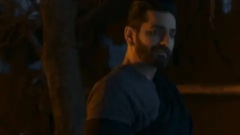 Adipurush.2023.1080p.Hindi.WEB-DL.5.1.ESub.x264-HDHub4u.Tv.mkv.0005.md.jpg