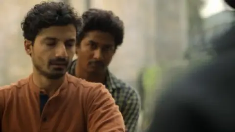 Shehar-Lakhot_S01E04_One-last-surprise-Mr_-Tomar_.mkv.0006.th.jpg