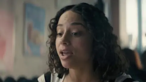 Perfect.Addiction.2023.1080p.WEB-DL.Hindi.ORG-English.ESub.x264-HDHub4u.Tv.mkv.0002.th.jpg
