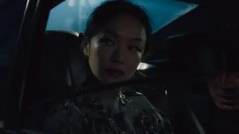 The.Roundup.No.Way.Out.2023.1080p.WEB-DL.Hindi.5.1-Korean.ESub.x264-HDHub4u.Tv.mkv.0006.md.jpg