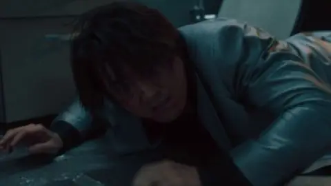 The.Roundup.No.Way.Out.2023.1080p.WEB-DL.Hindi.5.1-Korean.ESub.x264-HDHub4u.Tv.mkv.0009.md.jpg
