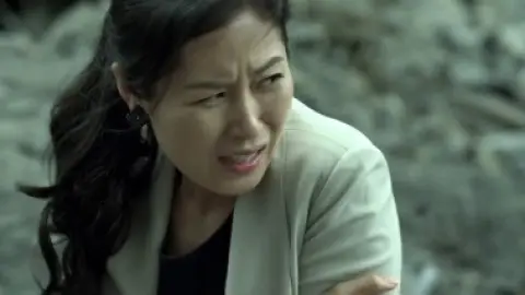 The.Spy.Undercover.Operation.2013.1080p.WEB-DL.Hindi.5.1-Korean.ESub.x264-HDHub4u.Tv.mkv.0008.md.jpg