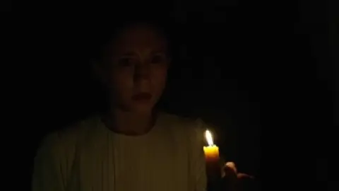 The.Nun.2018.00_59_09_09.th.jpg