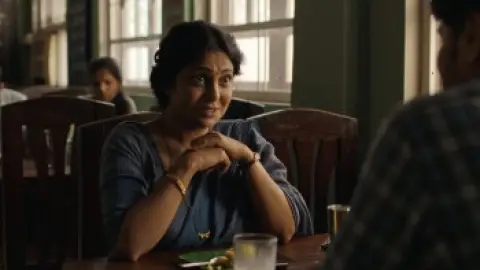 Three.of.Us.2022.1080p.WEB-DL.5.1.ESub.x264-HDHub4u.Tv.mkv.0005.th.jpg