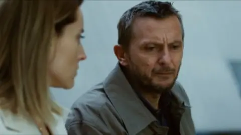 The.Only.Way.Out.2021.1080p.WEB-DL.Hindi.5.1-Serbian.ESub.x264-HDHub4u.Tv.mkv.0005.md.jpg